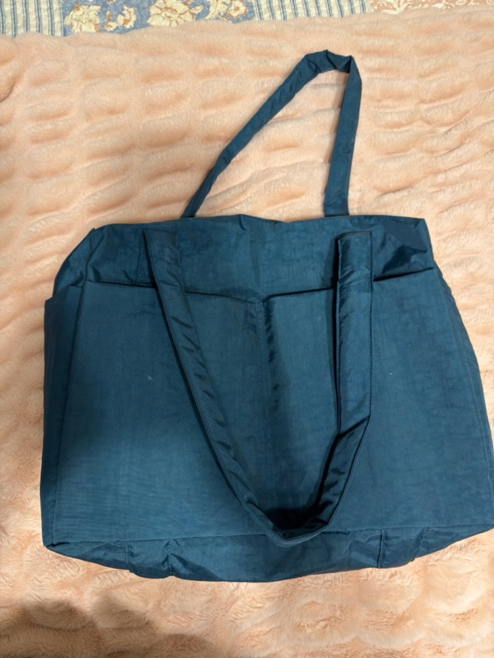 🚨SOLD🚨
BAGGU Deep Sea Small Cloud Carry On